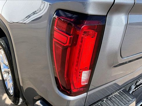 Used 2021 GMC Sierra 1500 SLT image 38