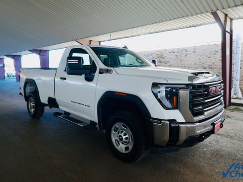 Used 2025 GMC Sierra 2500 Pro image 2