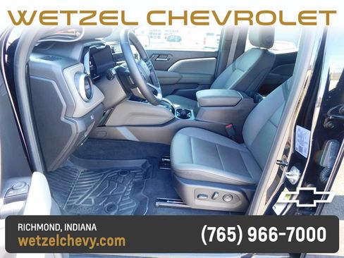 Used 2025 Chevrolet Colorado ZR2 w/ Technology Package AWD/4WD image 17