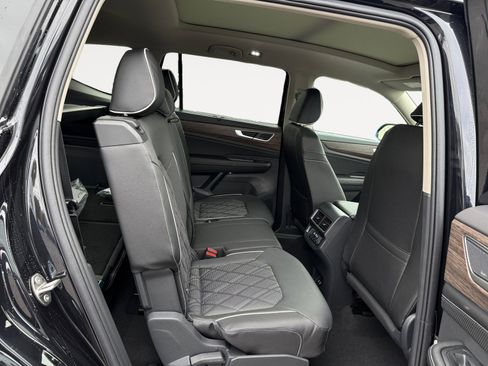 New 2026 Volkswagen Atlas SEL Premium R-Line image 18