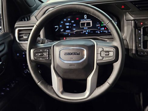 Used 2024 GMC Yukon Denali image 27