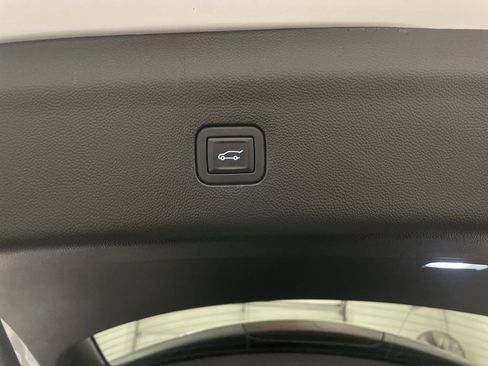 Used 2024 Buick Enclave Premium w/ Experience Buick Package image 30