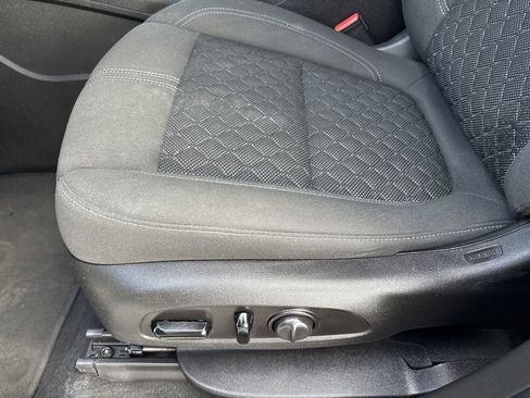 Used 2019 Chevrolet Blazer LT image 14