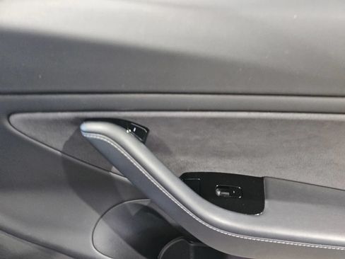 Used 2018 Tesla Model 3 Long Range AWD/4WD image 6