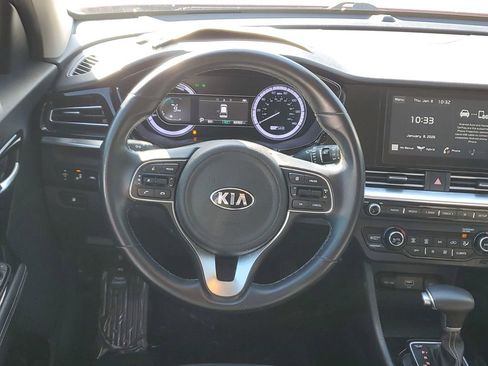 Used 2020 Kia Niro LXS image 17
