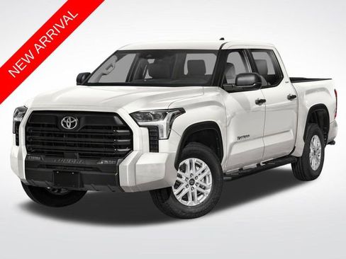 Used 2025 Toyota Tundra SR5 AWD/4WD image 1
