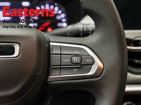 Used 2024 Jeep Compass Latitude AWD/4WD image 15