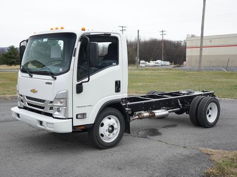 New 2025 Chevrolet Low Cab Forward image 7