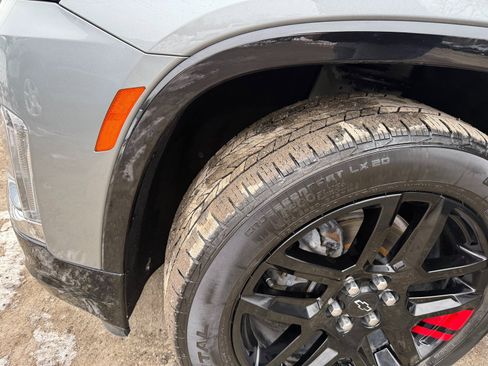 Used 2023 Chevrolet Traverse Premier w/ Redline Edition image 11