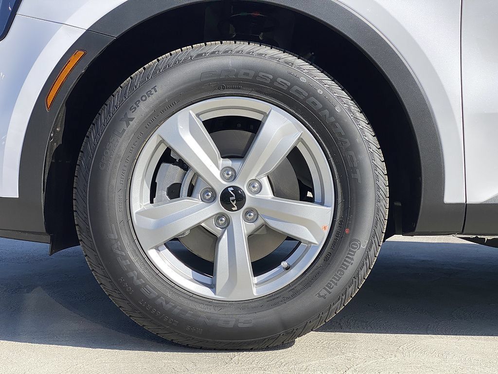 New 2026 Kia Sorento LX FWD image 10