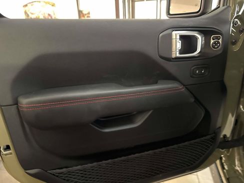 New 2026 Jeep Wrangler Unlimited Rubicon 392 w/ Dual Top Group image 12