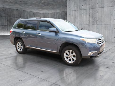 Used 2011 Toyota Highlander 2WD w/ Tech Pkg image 7