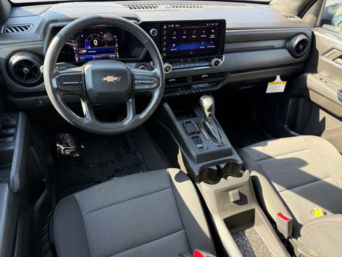 Used 2023 Chevrolet Colorado W/T image 15