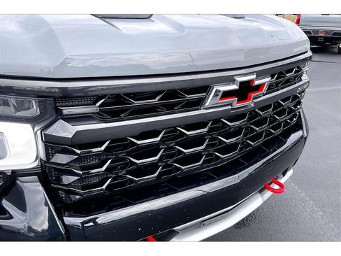 Used 2024 Chevrolet Silverado 1500 ZR2 w/ Technology Package AWD/4WD image 32