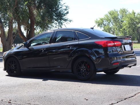 Used 2015 Ford Focus SE w/ SE Sport Package FWD image 7