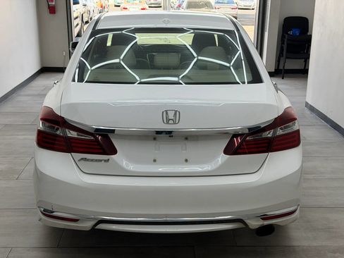 Used 2017 Honda Accord EX image 7