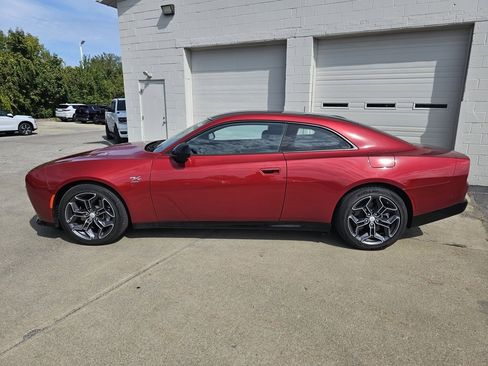 Used 2024 Dodge Charger R/T w/ Plus Group image 12