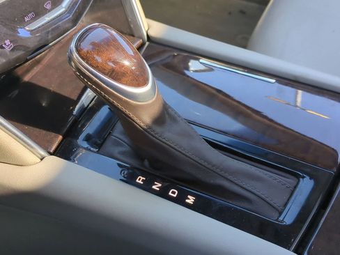 Used 2013 Cadillac XTS Premium AWD/4WD image 34