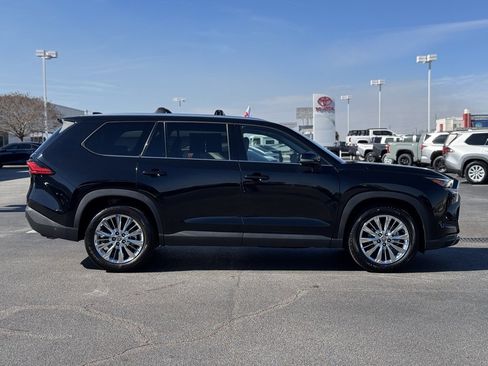 Used 2024 Toyota Grand Highlander Platinum image 7
