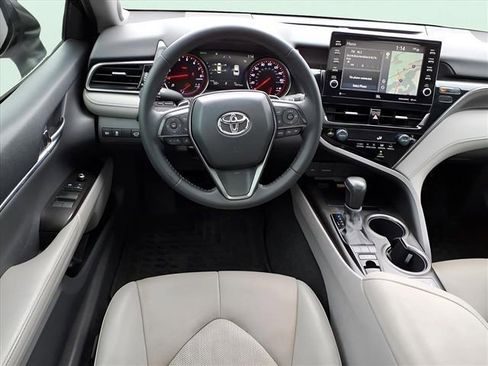 Used 2022 Toyota Camry XSE w/ Navigation Package image 8