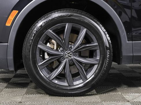 Certified 2024 Volkswagen Tiguan SE AWD/4WD image 21