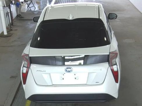 Used 2016 Toyota Prius Two FWD image 4
