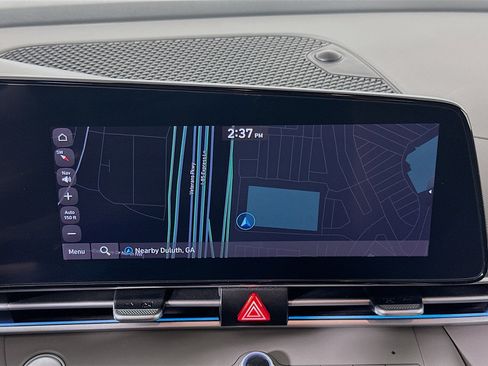 Used 2024 Hyundai Elantra SEL image 21