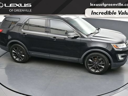 Used 2017 Ford Explorer XLT w/ Equipment Group 202A FWD image 34