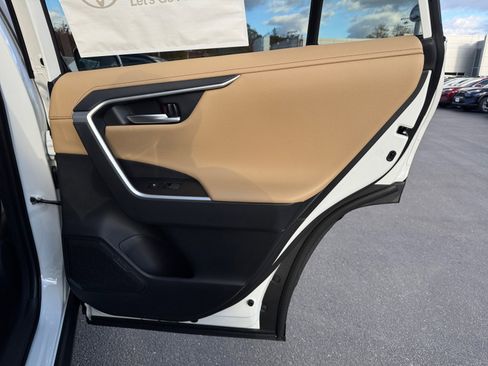 New 2025 Toyota RAV4 Limited image 27