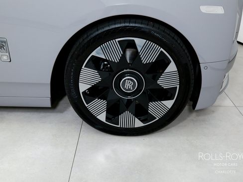 Used 2024 Rolls-Royce Phantom Sedan w/ The Phantom Package RWD image 40