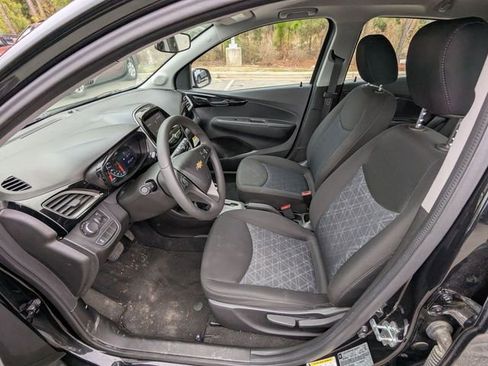 Used 2022 Chevrolet Spark LT w/ Spark Special Edition image 9