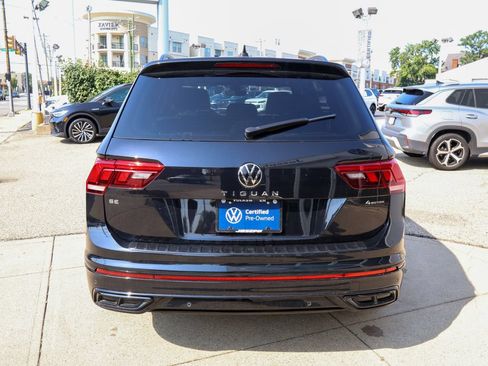 Used 2024 Volkswagen Tiguan SE R-Line AWD/4WD image 4