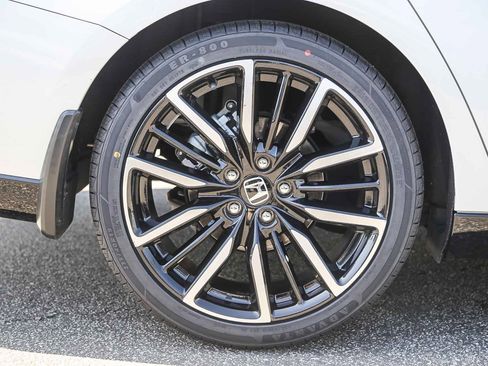 Used 2023 Honda Accord Touring image 13