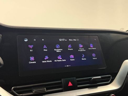 Used 2022 Kia Niro EX w/ Cold Weather Package image 18