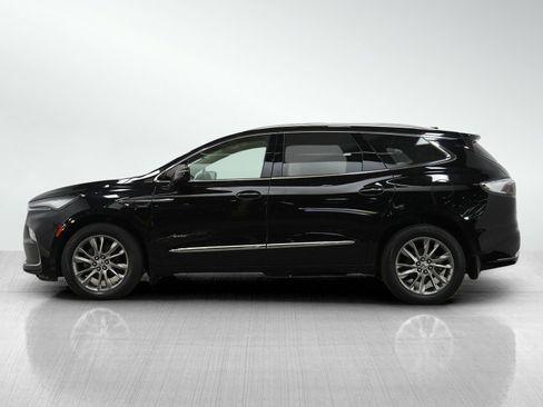Used 2024 Buick Enclave Avenir image 2