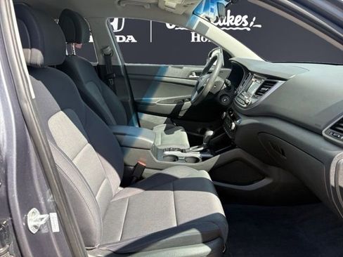 Used 2018 Hyundai Tucson SE image 17