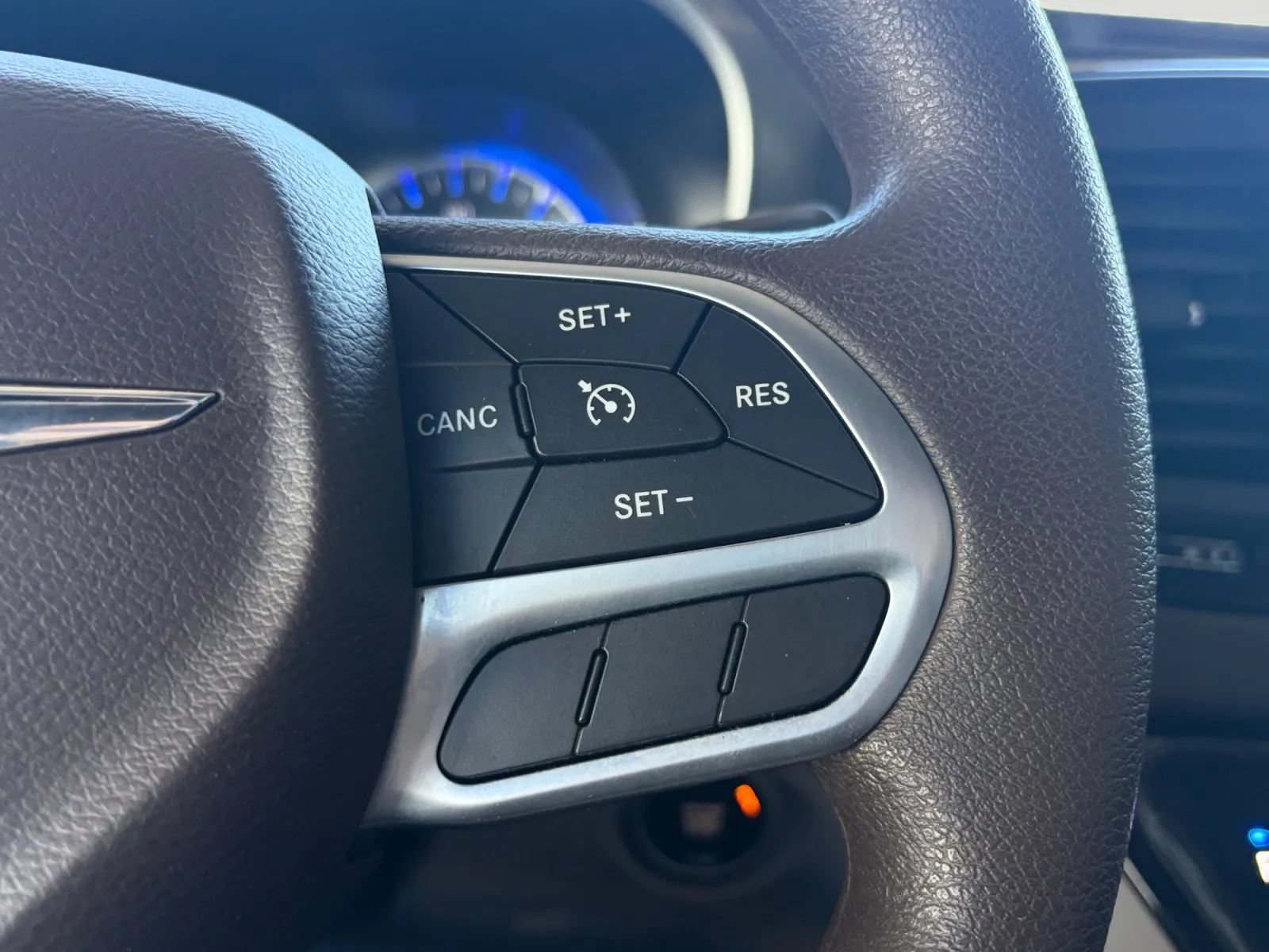 Used 2017 Chrysler Pacifica LX FWD image 31