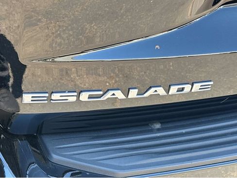 Used 2021 Cadillac Escalade ESV Sport w/ Driver Assist Tech Package AWD/4WD image 17