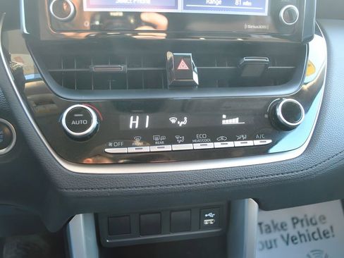 Certified 2022 Toyota Corolla Cross LE image 26