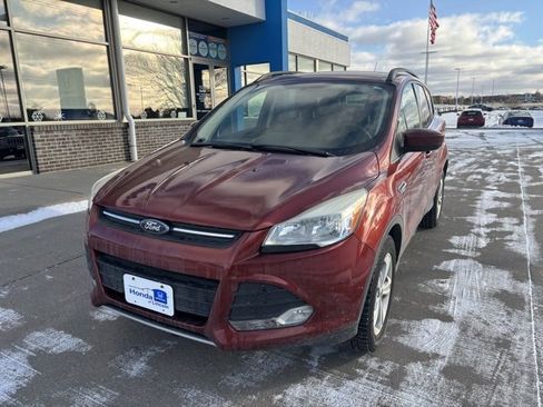 Used 2014 Ford Escape SE w/ Equipment Group 201A image 1
