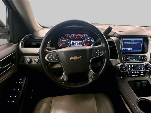 Used 2020 Chevrolet Suburban LT AWD/4WD image 5