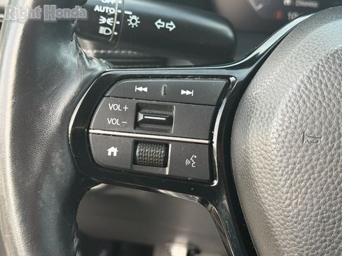 Used 2025 Honda HR-V EX-L image 16