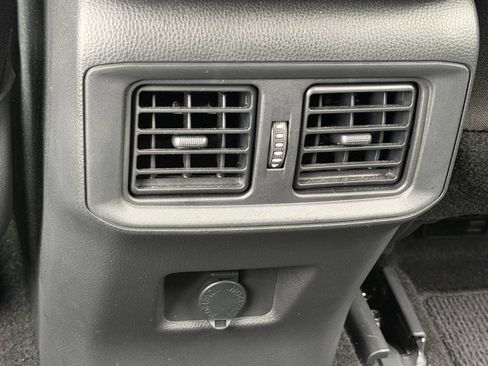 Used 2023 Toyota RAV4 LE AWD/4WD image 29