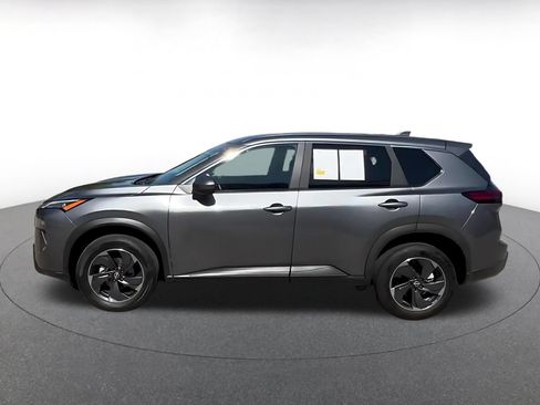 Used 2025 Nissan Rogue SV FWD image 8