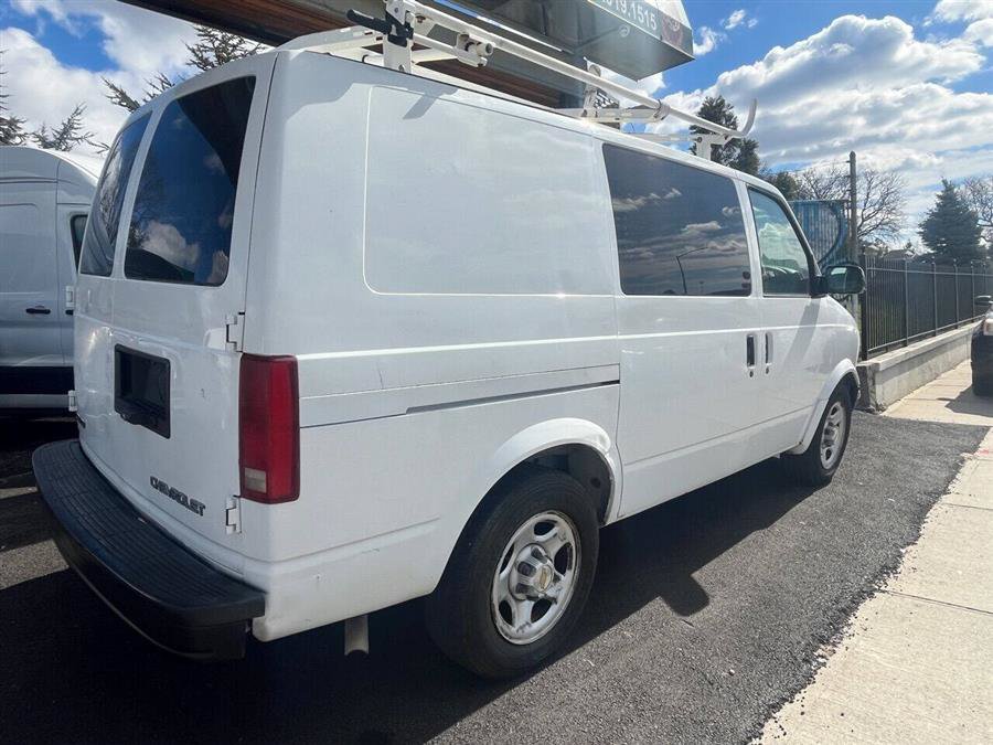 Used 2004 Chevrolet Astro RWD image 3