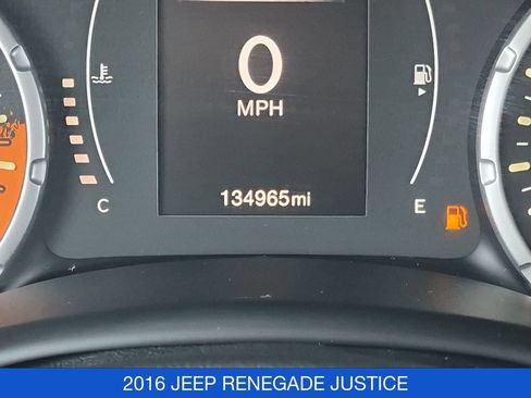 Used 2016 Jeep Renegade Latitude AWD/4WD image 21