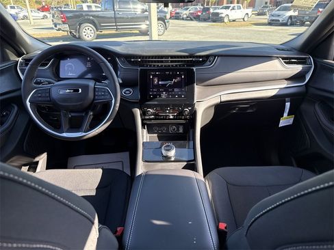 New 2025 Jeep Grand Cherokee Laredo X image 25