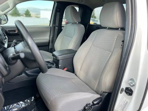 Used 2022 Toyota Tacoma SR image 13