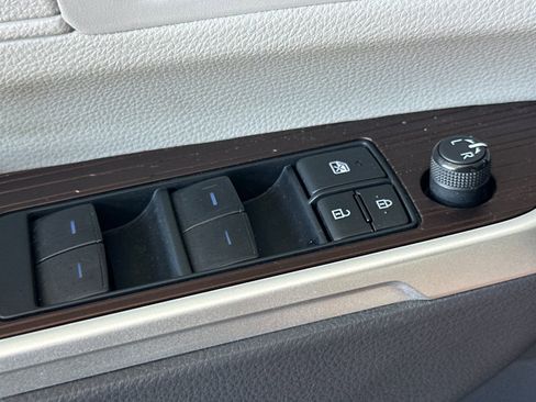 Used 2022 Toyota Sienna XLE FWD image 13