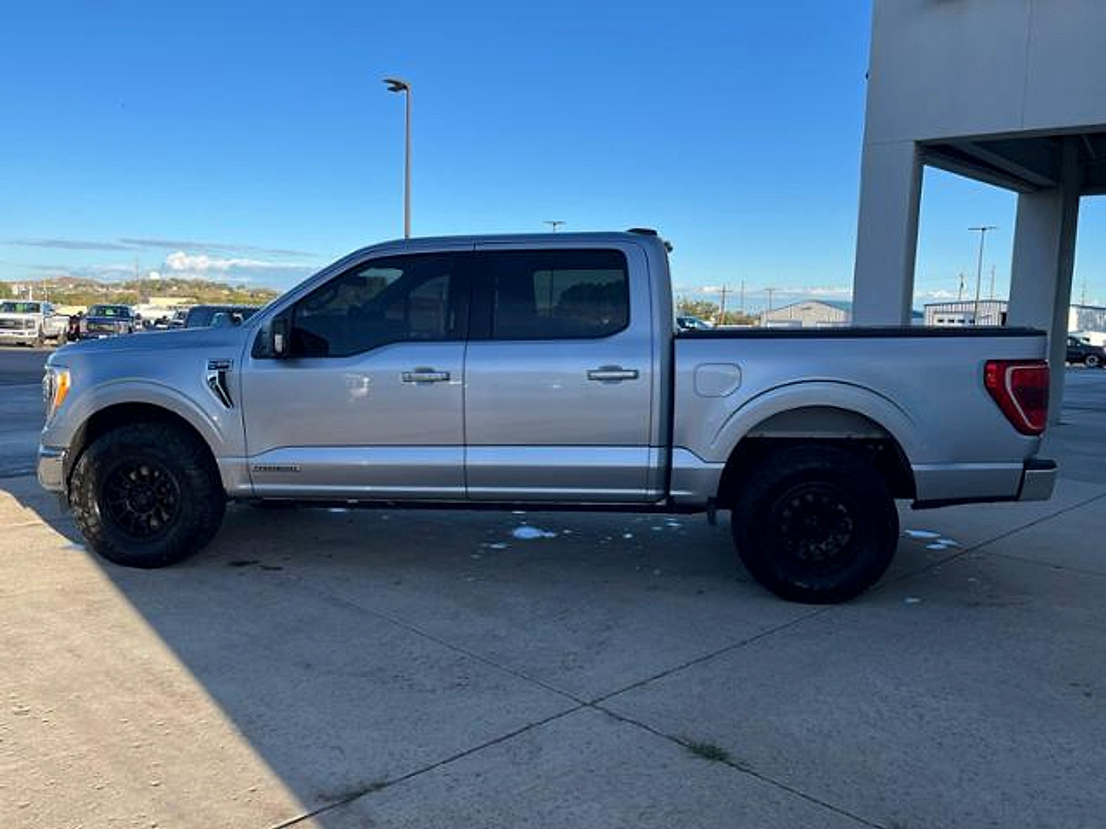 Used 2022 Ford F150 XLT w/ Equipment Group 302A High AWD/4WD image 8